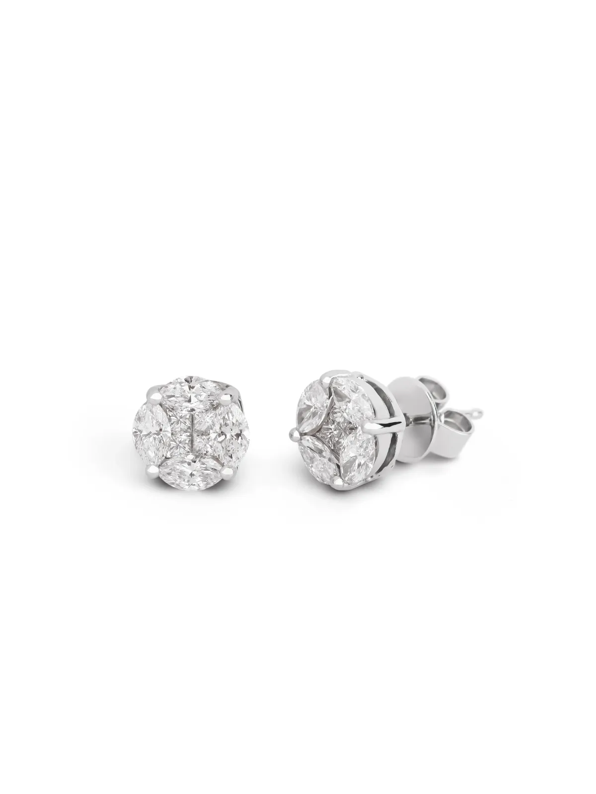 1.47ct Diamond 18K Gold Ilusion Set Stud Earrings