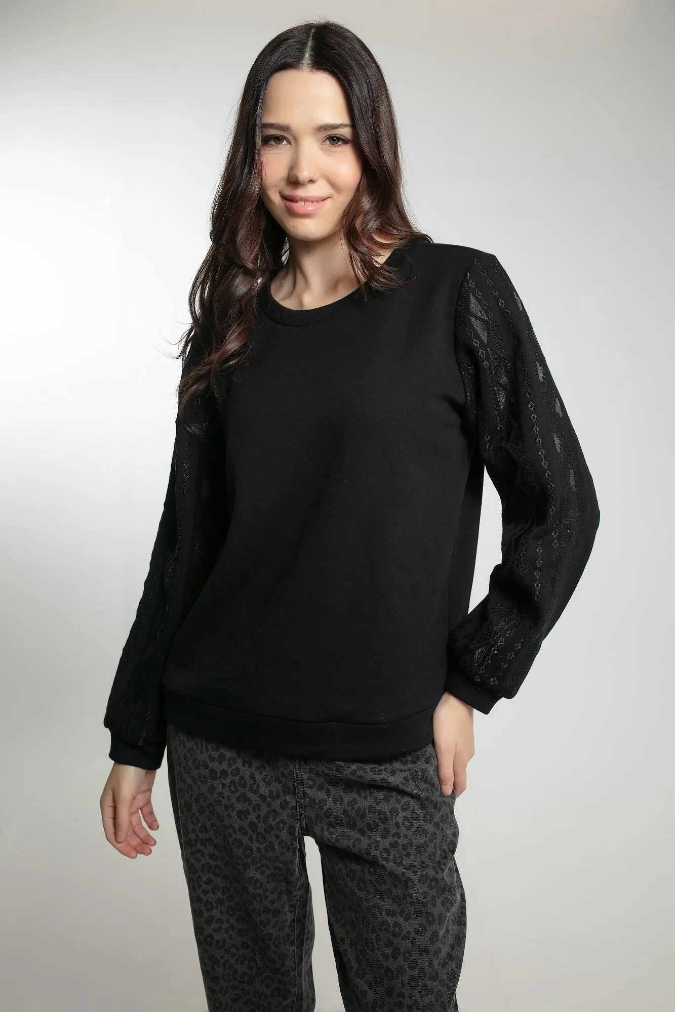 ANNABELLE SWEATER IN BLACK