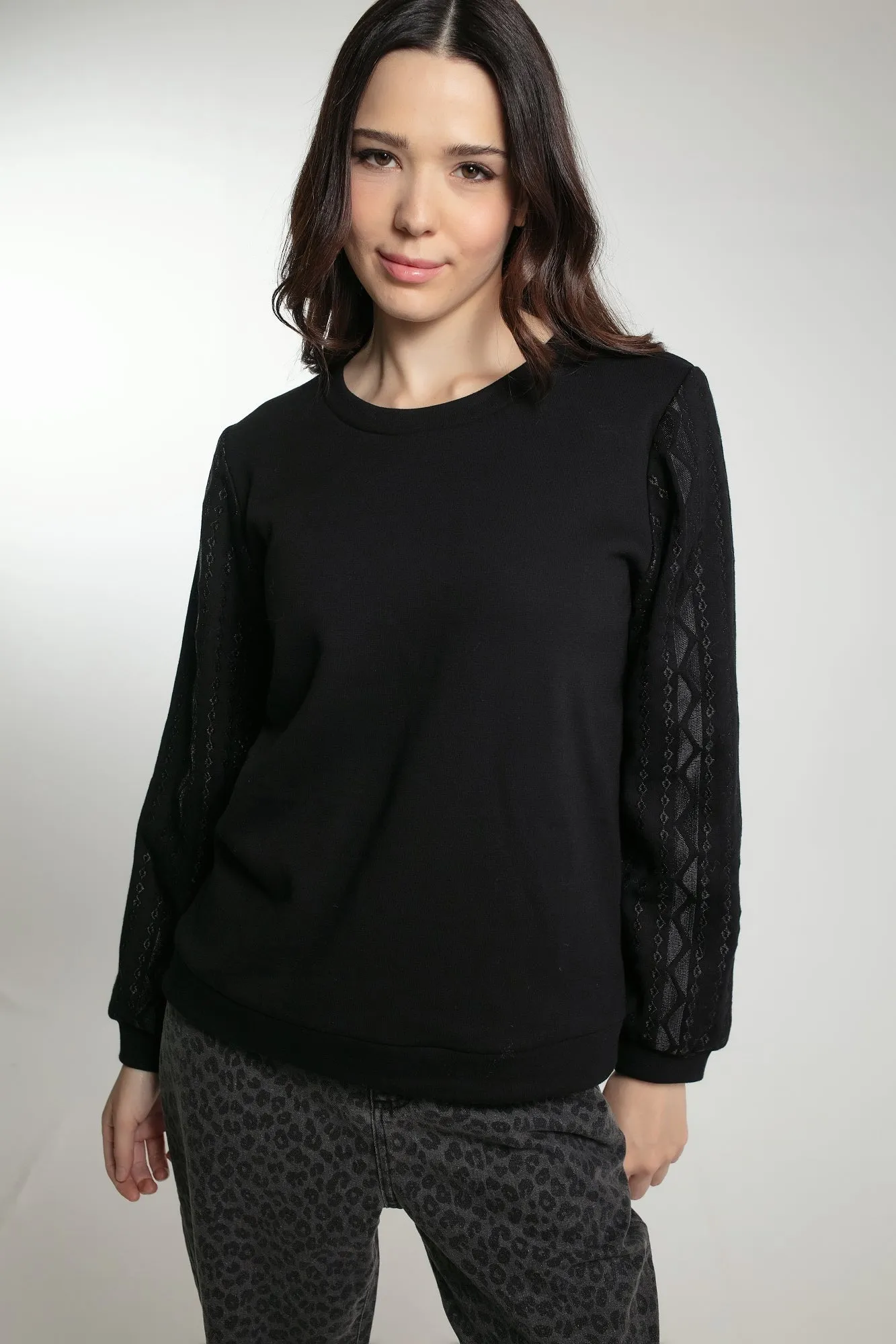 ANNABELLE SWEATER IN BLACK