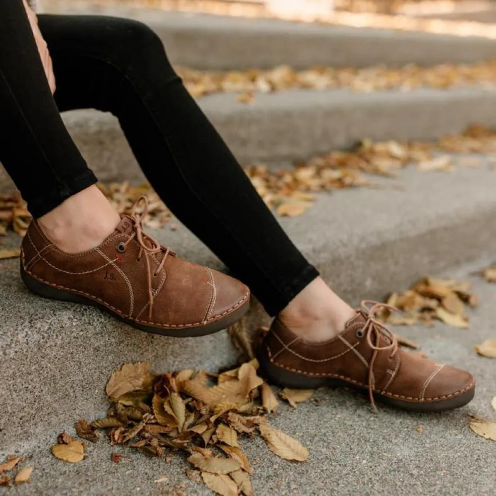 Josef Seibel Women's Fergey Nubuck Leather Lace in Castagne Brown